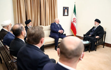 کشورهای مورد تحریم آمریکا باید با همکاری یکدیگر این حربه را از بین ببرند