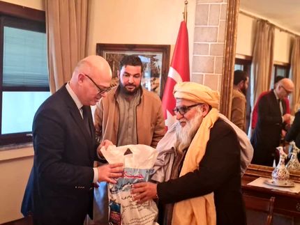 طالبان به زلزله‌زدگان ترکیه پول نقد در کیسه پلاستیکی کمک کرد