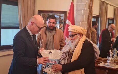 طالبان به زلزله‌زدگان ترکیه پول نقد در کیسه پلاستیکی کمک کرد