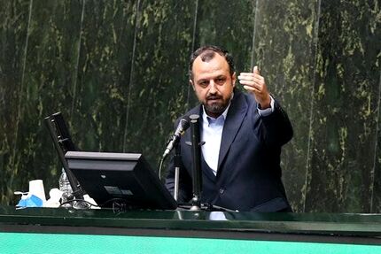 وزیر اقتصاد وعده ساماندهی بازار ارز در یک ماه داد