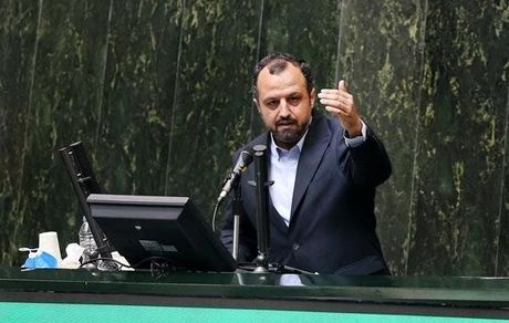 وزیر اقتصاد وعده ساماندهی بازار ارز در یک ماه داد