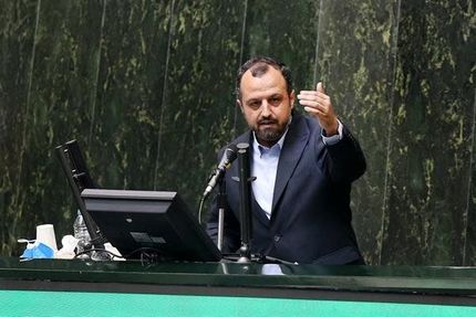 وزیر اقتصاد وعده ساماندهی بازار ارز در یک ماه داد