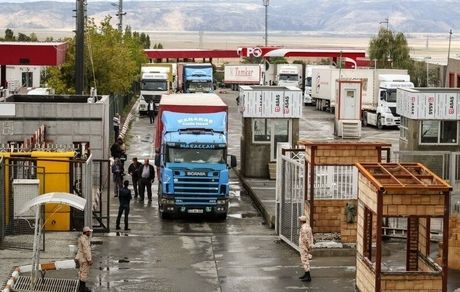 تردد بیش از ۱۴۵ هزار دستگاه کامیون در مرز بازرگان ثبت شد