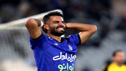 مدافع استقلال دربی را از دست داد؟
