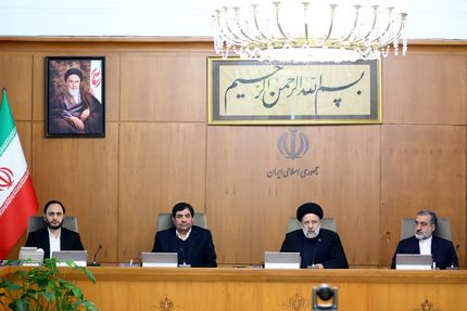 تعیین پاداش پایان سال ۱۴۰۱ (عیدی) کارکنان و بازنشستگان دولت