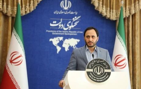 کنایه‌های سنگین سخنگوی دولت سیزدهم به دولت روحانی : دولت سیزدهم اهل اخبار صبح جمعه نیست / دولت هیچ برنامه‌ای برای افزایش قیمت بنزین ندارد