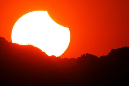 اولین خورشید گرفتگی جزئی سال ۱۴۰۴ در ایران قابل مشاهده نخواهدبود