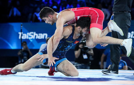 آزادکار ایران، مسابقات قهرمانی جهان را از دست داد / دلیل: ۳۰۰ گرم اضافه وزن