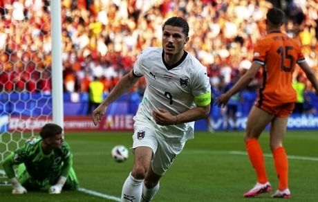 اولین شگفتی یورو: اتریش هلند را برد و صدرنشین صعود کرد