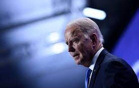 تداوم افول محبوبیت بایدن در جدیدترین نظرسنجی‌ها در آمریکا