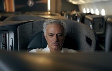 سرمربی مشهور فوتبال، سفیر شرکت هواپیمایی ترکیه شد + ویدئو
