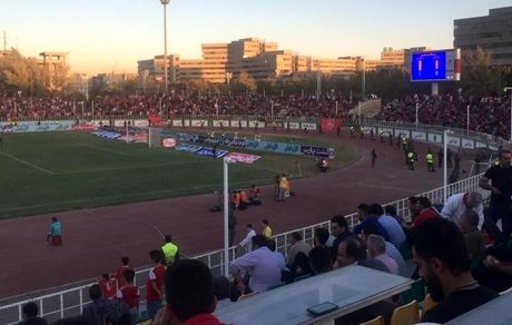 شعار هواداران تراکتور علیه پرسپولیس