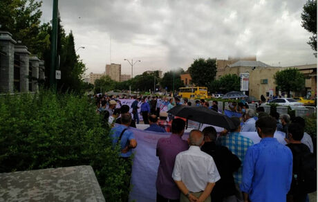 کارکنان صنعت نفت دست به تجمع زدند