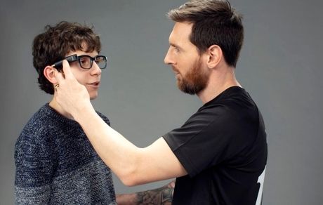 کمک «مسی» به طرفدار نوجوان آرسنال