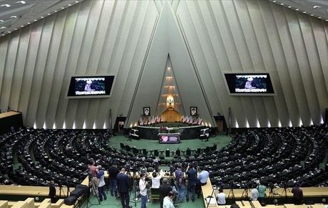 تذکر ۵۸ نماینده درباره لزوم رسیدگی به کاهش سرعت اینترنت و اختلالات مکرر