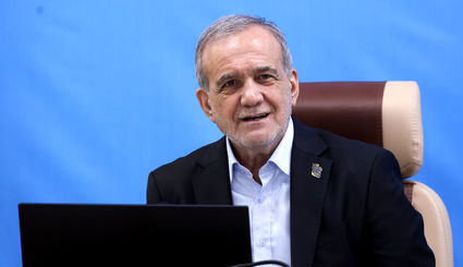 رئیس جمهور: اسرائیل و آمریکا از شرایط کشور ما سوء استفاده می کنند / دل دشمنان به حال ایران نسوخته است