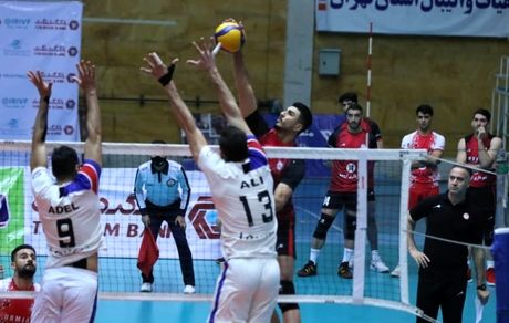 بازی‌های بزرگ لیگ برتر والیبال را شهرداری ارومیه و فولاد سیرجان بردند