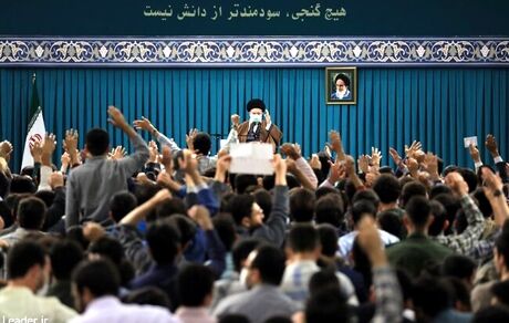 راه روشن انقلاب را با جدیت دنبال کنید کشور نیازمند آرمانخواهی،امید وعقلانیت است