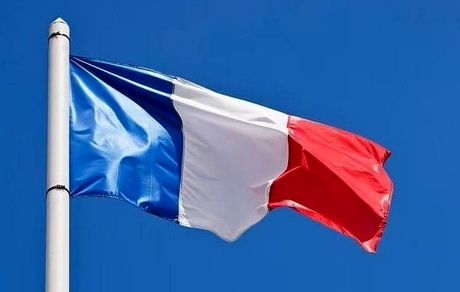 رنگ پرچم فرانسه تغییرکرد