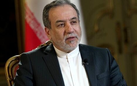 عراقچی: هیچ استعفایی در جنگ ۴۰ روزه در وزارت خارجه و سفارتخانه‌ها نداشتیم / با نظام هماهنگ هستیم