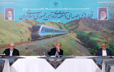 رئیس جمهور: در حال حاضر بسیاری از بخشهای شبکه ریلی کشور ناقص هستند
