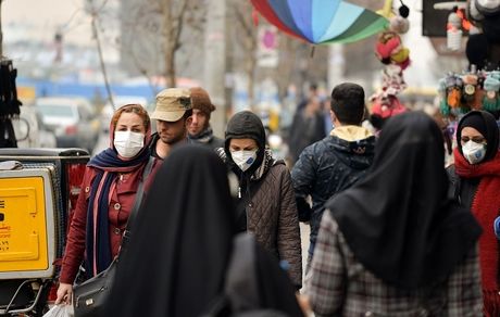 بازار سیاه فروش ماسک در تهران، از ۱۵ تا ۴۰ هزار تومان!/ عکس