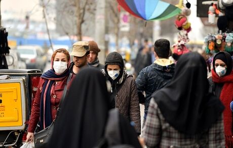 بازار سیاه فروش ماسک در تهران، از ۱۵ تا ۴۰ هزار تومان!/ عکس