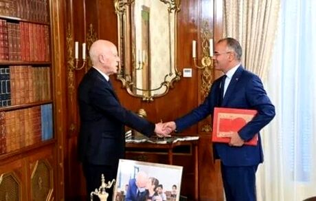 برکناری نخست‌وزیر تونس ازسوی رئیس‌جمهور