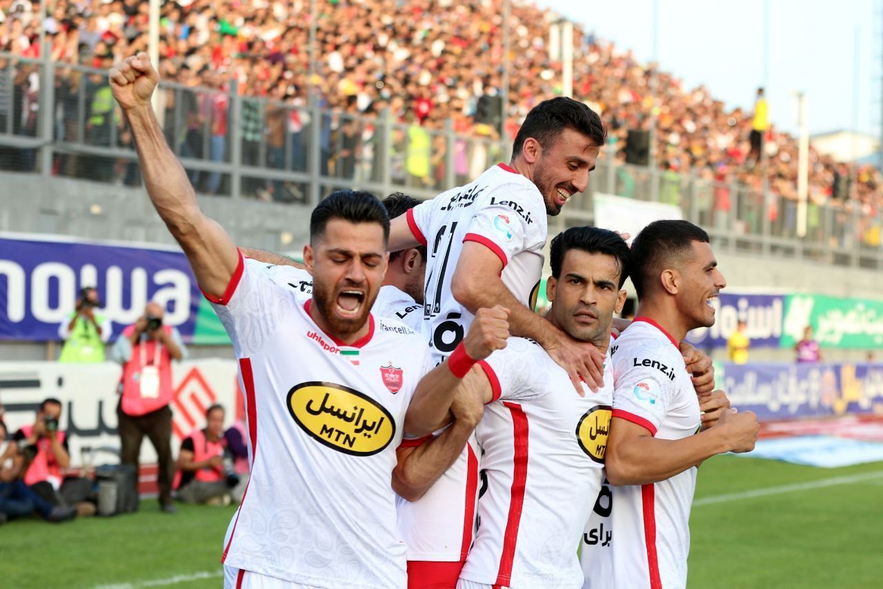 بازی پرسپولیس و نساجی و جشن قهرمانی سرخپوشان