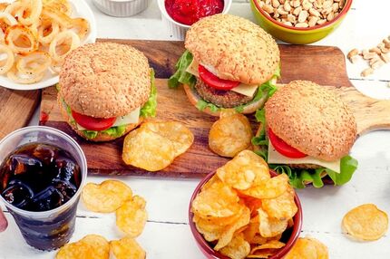 از این غذاهای ناسالم دوری کنید
