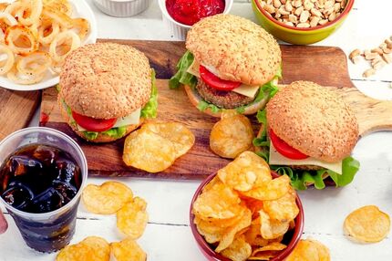 از این غذاهای ناسالم دوری کنید
