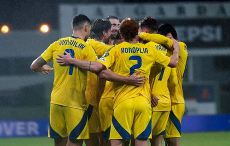 صعود مقتدرانه انگلیس و فرانسه به جام جهانی / اوکراین به پلی آف رسید