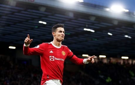 شایعات نقش بر آب شد / کریس رونالدو در منچستر ماندنیست