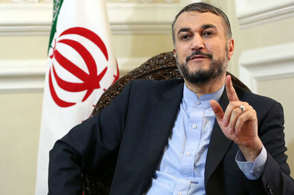 تاکید وزیر امور خارجه بر آمادگی ایران برای ادامه فروش سوخت به لبنان