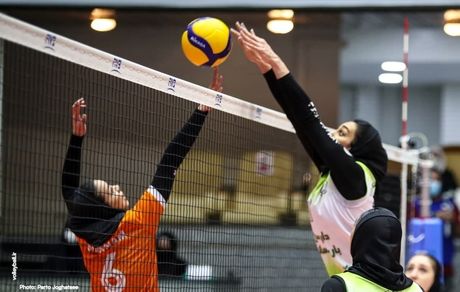 کاشانی‌ها قهرمان لیگ برتر والیبال بانوان شدند