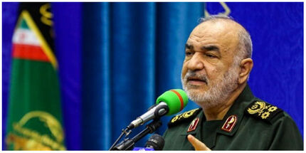 پرتاب موشک بالستیک دوربرد از ناو جنگی سپاه