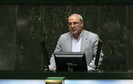 
حاجی‌دلیگانی: قرارداد مربیان خارجی شفاف سازی شود
