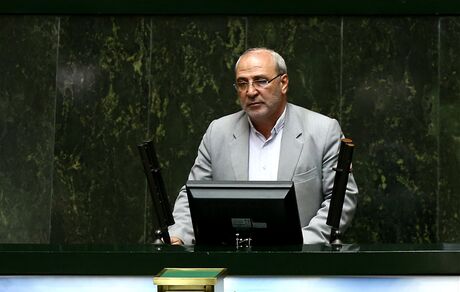 
حاجی‌دلیگانی: قرارداد مربیان خارجی شفاف سازی شود
