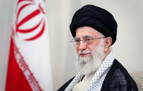 رهبر انقلاب: به نیروی جوان اعتماد کنیم/ آنچه امروز در آمریکا رخ می‌دهد لجن‌های ته‌حوض است که بالا آمده است