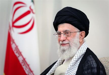 رهبر انقلاب: به نیروی جوان اعتماد کنیم/ آنچه امروز در آمریکا رخ می‌دهد لجن‌های ته‌حوض است که بالا آمده است