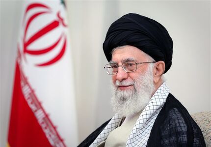 رهبر انقلاب: به نیروی جوان اعتماد کنیم/ آنچه امروز در آمریکا رخ می‌دهد لجن‌های ته‌حوض است که بالا آمده است