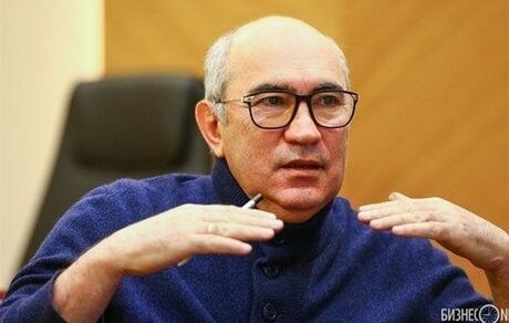 «قربان بردیف» همه کاره تراکتور شد