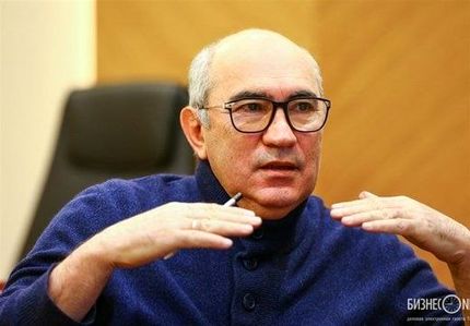 «قربان بردیف» همه کاره تراکتور شد