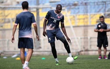 مهاجم پرسپولیس، دربی را از دست داد