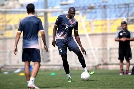 مهاجم پرسپولیس، دربی را از دست داد