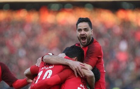 هافبک پرسپولیس به ذوب آهن پیوست