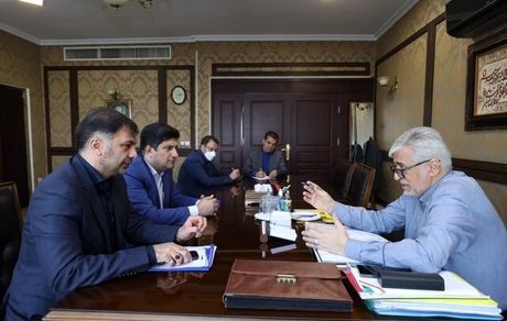 تماس وزیر ورزش با یک بانک برای حل مشکلات پرسپولیس و استقلال