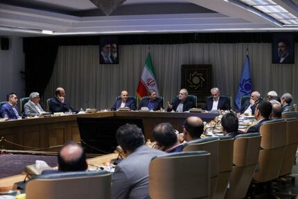 پزشکیان: مقابل فشارهای اقتصادی محکم می‌ایستیم