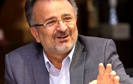 داورزنی: یک مربی بزرگ سرمربی تیم ملی والیبال می‌شود / مسئولیت شکست را می‌پذیرم