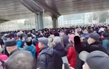تظاهرات بازنشستگان چینی در اعتراض با کاهش مزایا